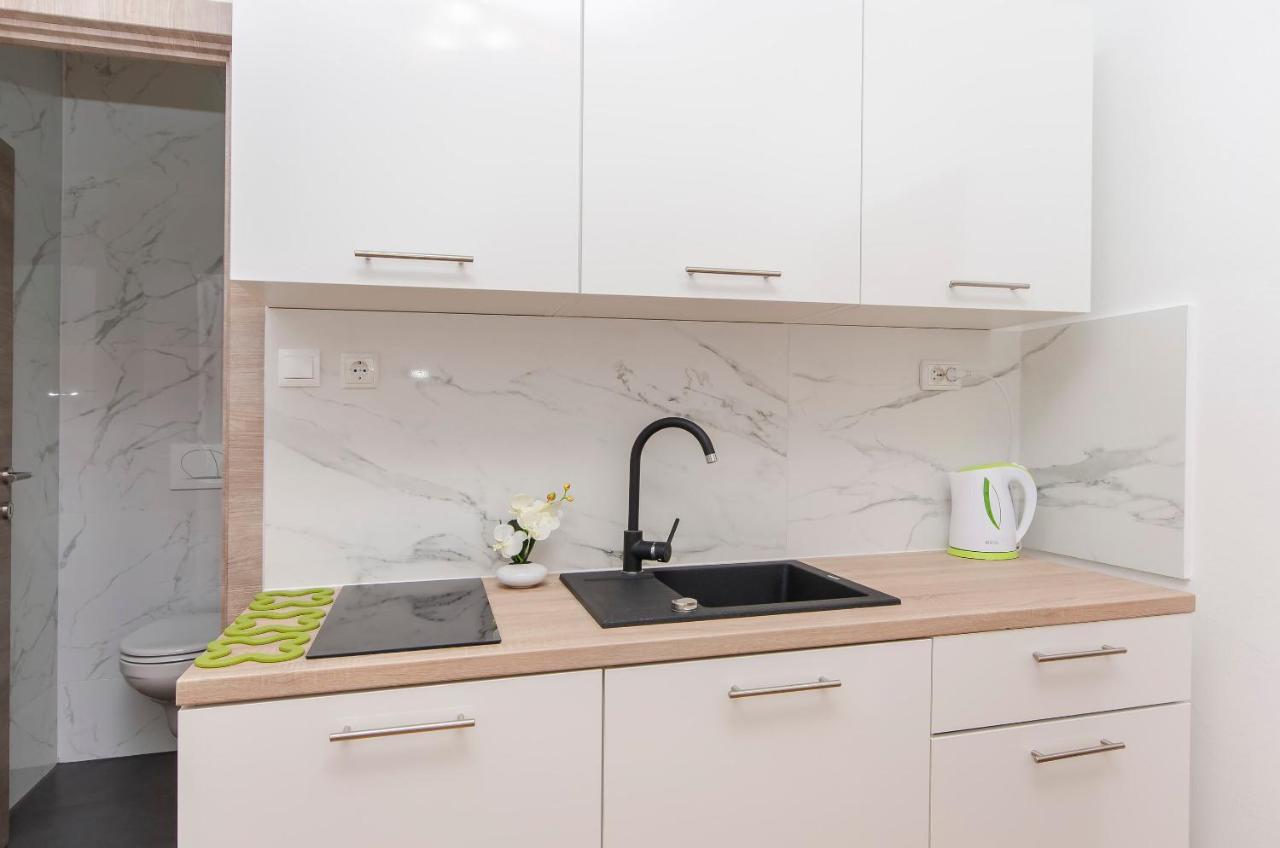 Apartments Katarina Пироваць Екстер'єр фото