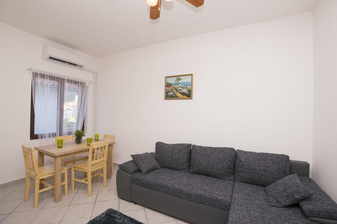 Apartments Katarina Пироваць Екстер'єр фото